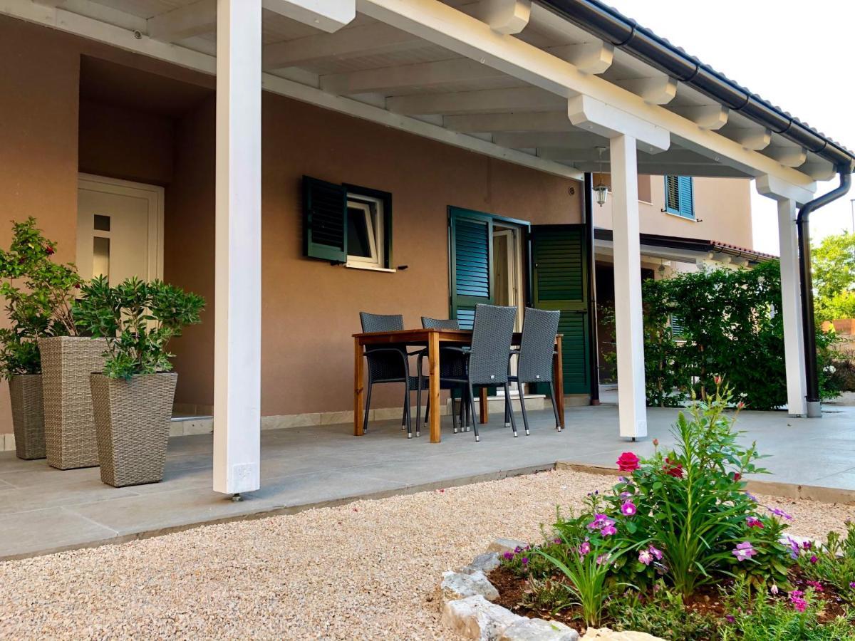 Apartments Dona Đảo Đảo Cres Ngoại thất bức ảnh