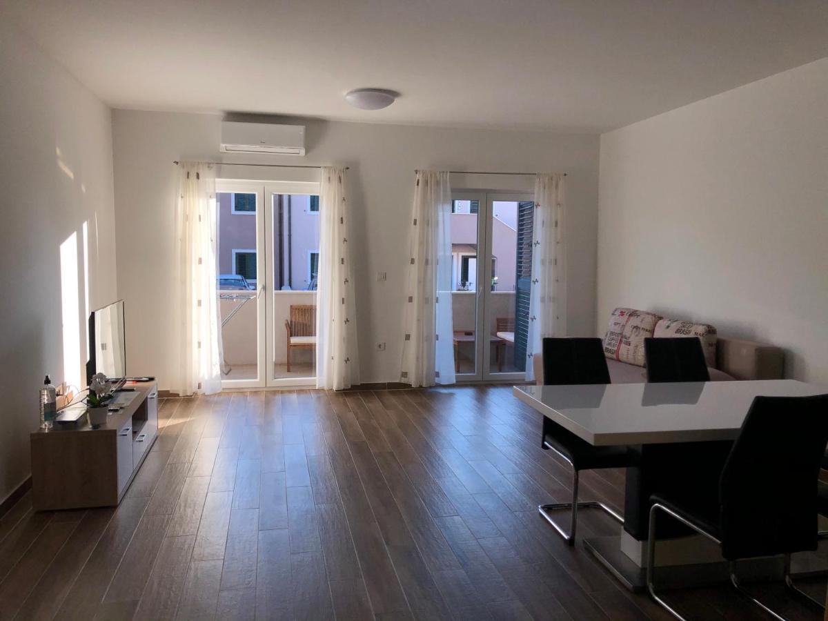 Apartments Dona Đảo Đảo Cres Ngoại thất bức ảnh