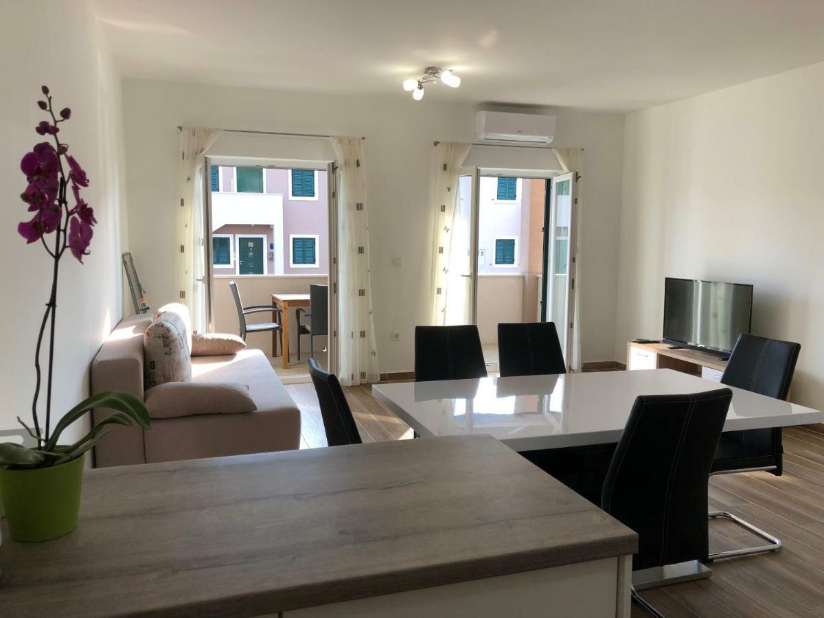 Apartments Dona Đảo Đảo Cres Ngoại thất bức ảnh